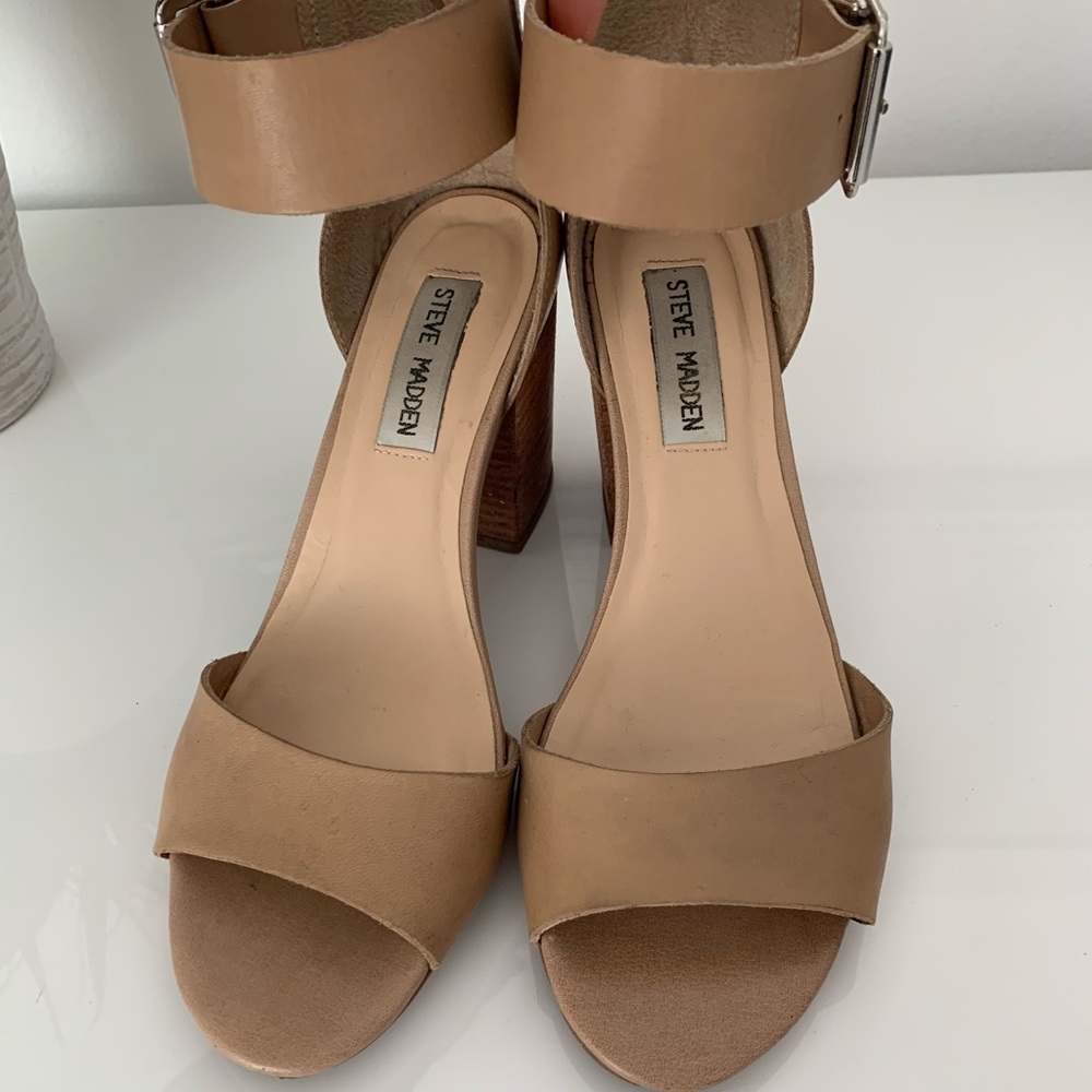 Ankle Strap Block Heeled Sandals - Nude Leather
